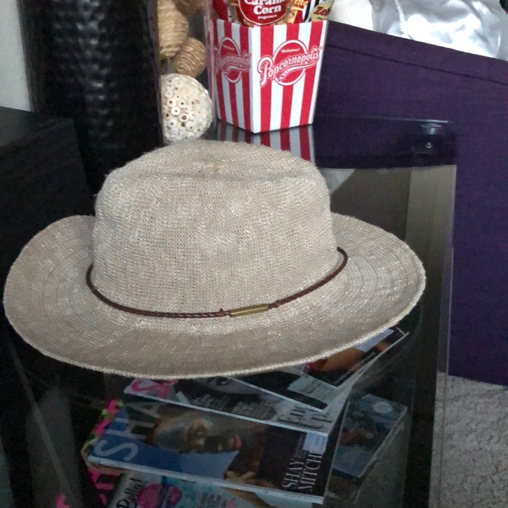 Floppy hat